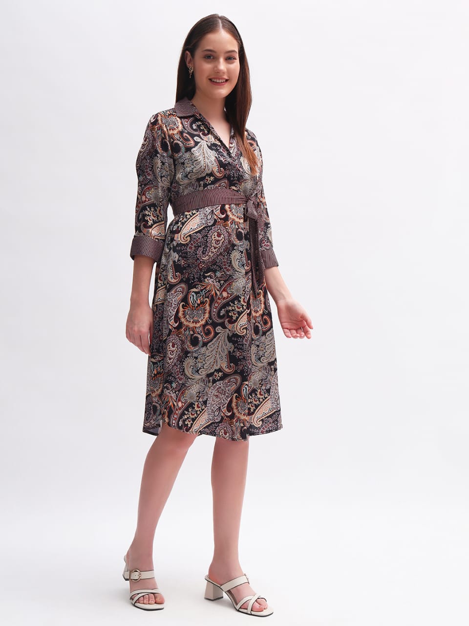 Elegant Paisley Print Wrap Dress with Belt